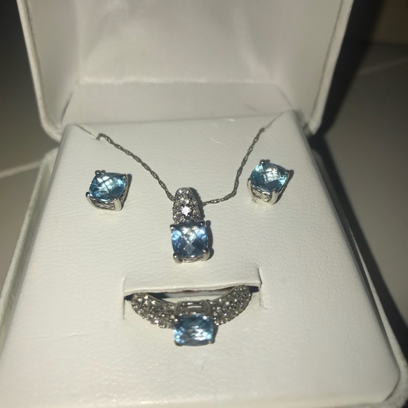 Blue topaz jewelry set